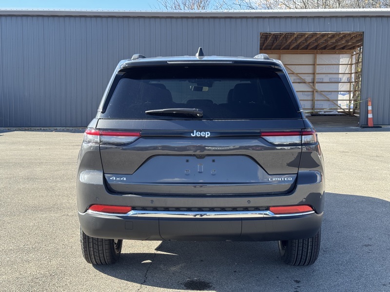 2025 Jeep Grand Cherokee Limited photo 4