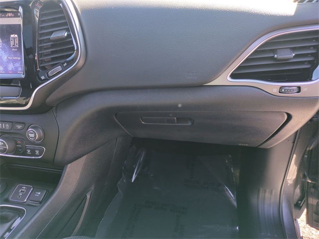 used 2019 Jeep Cherokee car, priced at $18,911