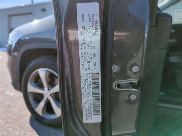 used 2019 Jeep Cherokee car, priced at $18,911