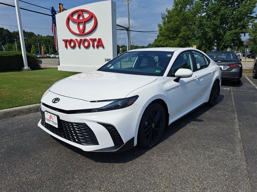 2025 Toyota Camry SE Sedan FWD