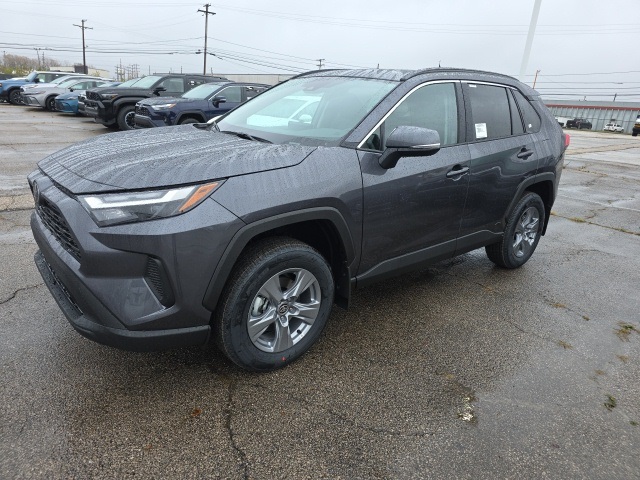 2025 Toyota RAV4 Hybrid XLE photo 2