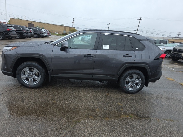 2025 Toyota RAV4 Hybrid XLE photo 3