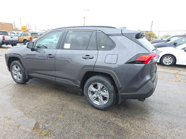 2025 Toyota RAV4 Hybrid XLE photo 4