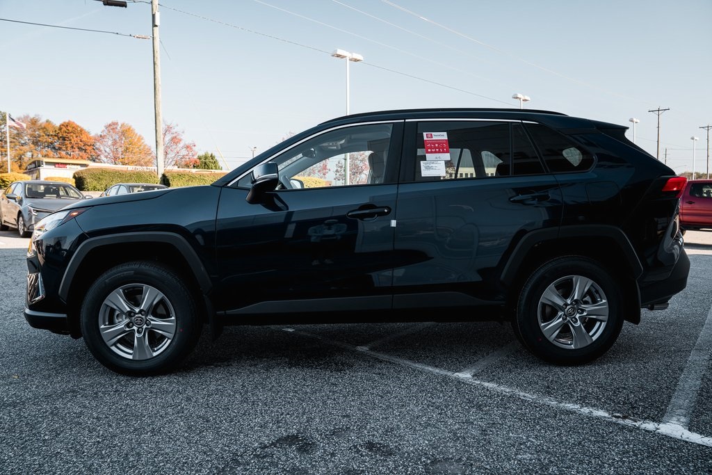 2025 Toyota RAV4 XLE photo 2