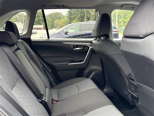 2025 Toyota RAV4 XLE photo 13