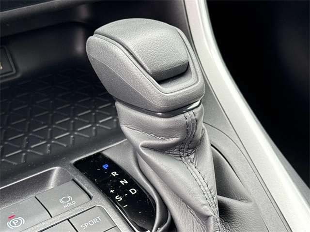 2025 Toyota RAV4 XLE photo 19