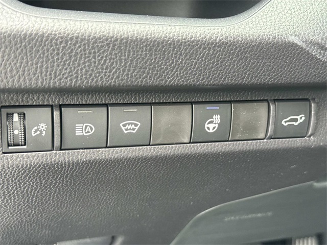 2025 Toyota RAV4 XLE photo 27