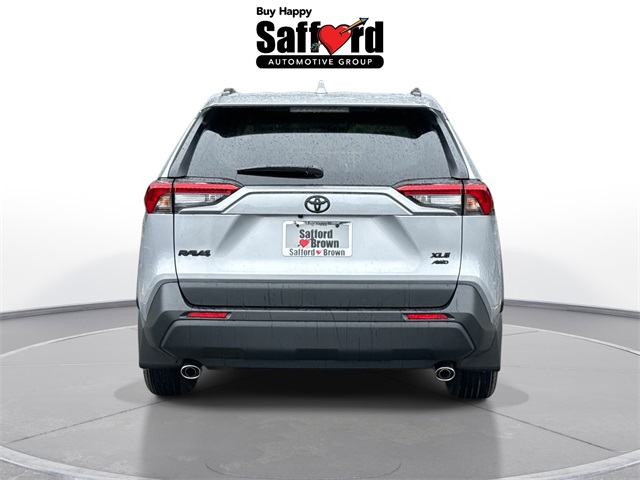 2025 Toyota RAV4 XLE photo 5
