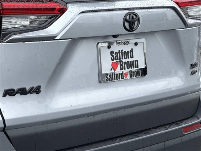 2025 Toyota RAV4 XLE photo 9