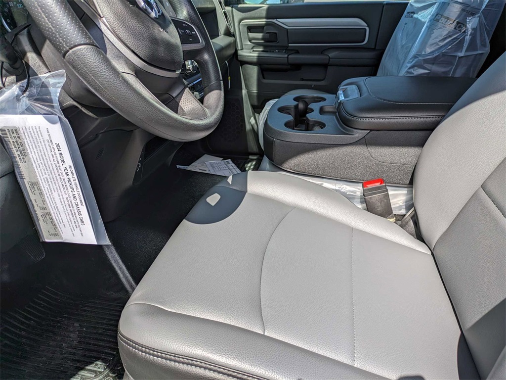 2024 Ram 3500 Tradesman photo 6