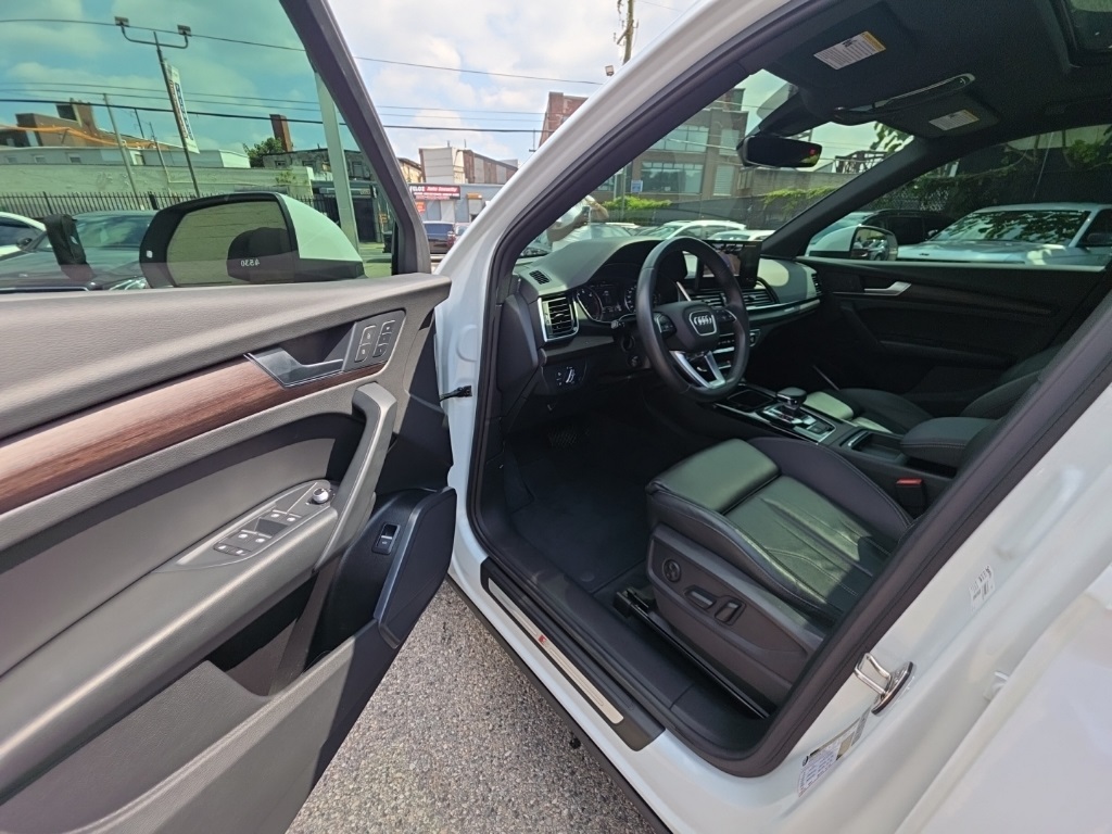 used 2022 Audi Q5 car, priced at $28,895