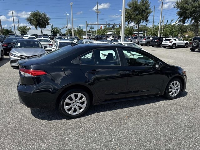 2023 Toyota Corolla LE photo 2