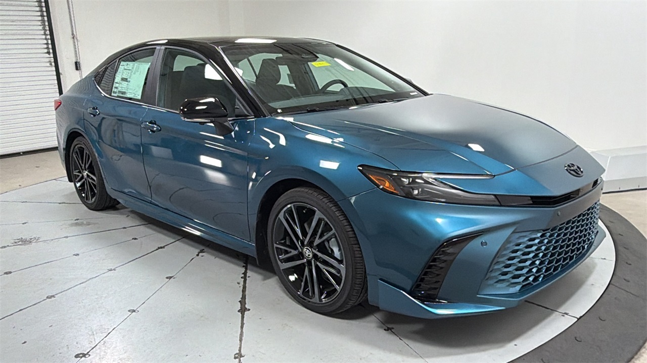2025 Toyota Camry XSE photo 3