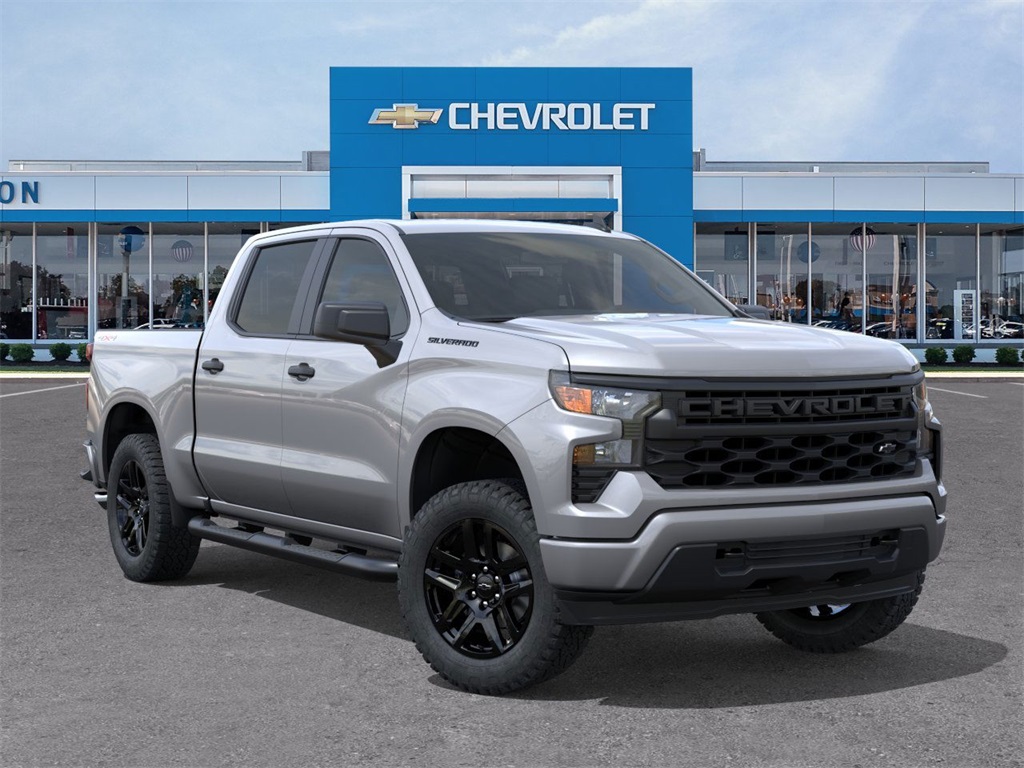 2025 Chevrolet Silverado 1500 Custom 4D Crew Cab 4WD 7