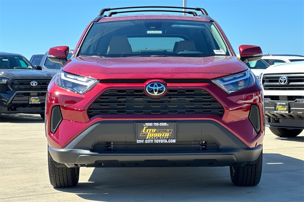 2025 Toyota RAV4 XLE photo 9
