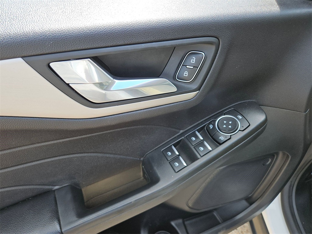 2021 Ford Escape Plug-In Hybrid SEL photo 11
