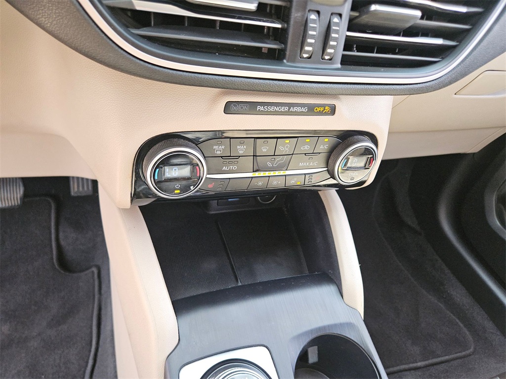 2021 Ford Escape Plug-In Hybrid SEL photo 16