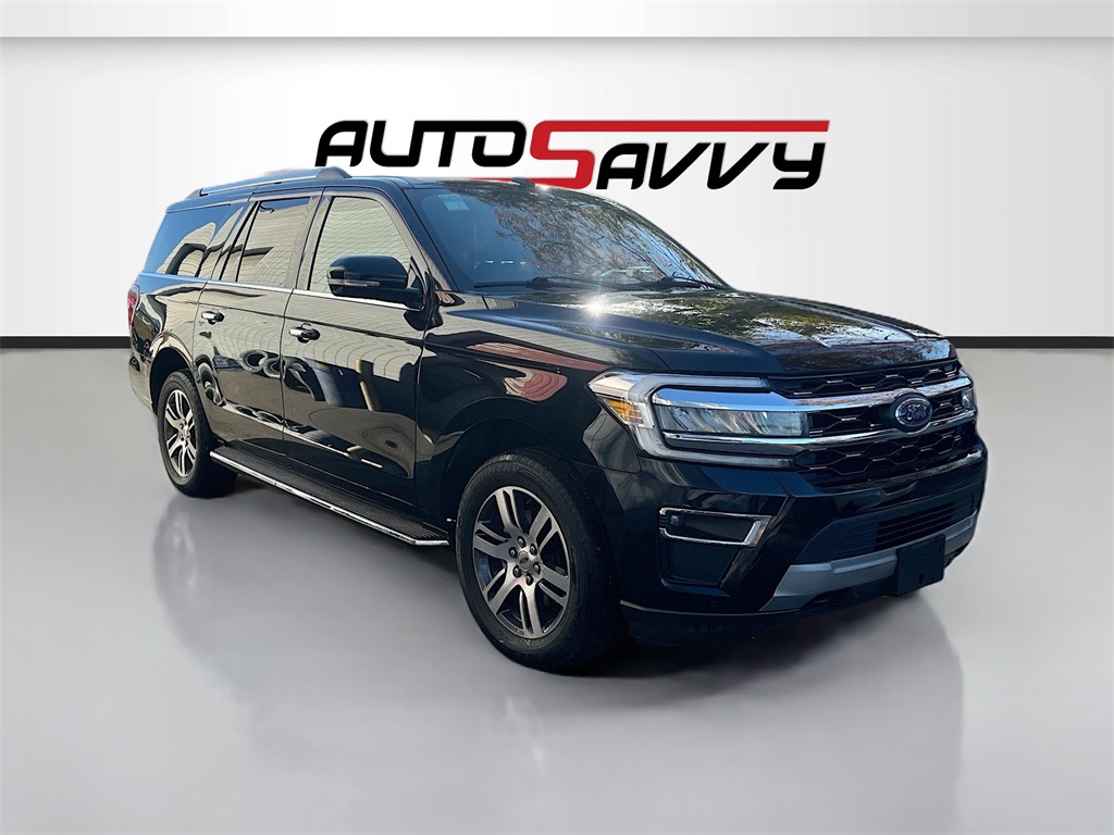2023 Ford Expedition Limited's photo