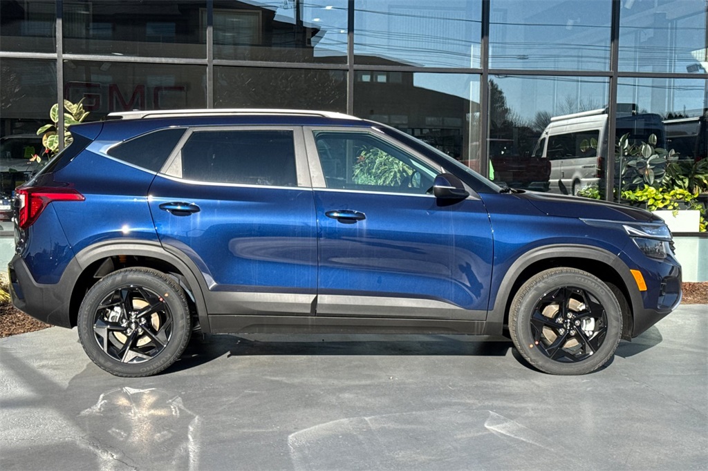 new 2026 Kia Seltos car, priced at $31,035