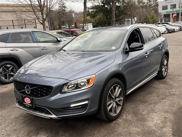 Used 2018 Volvo V60 Base with VIN YV440MWK1J2046568 for sale in Cranston, RI