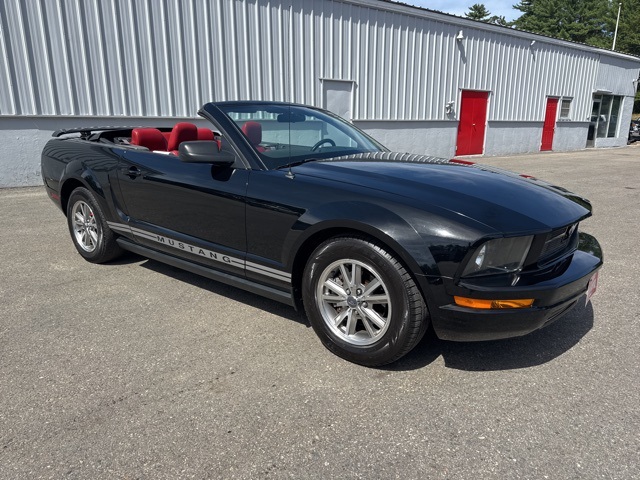 2005 Ford Mustang V6 Convertible photo 15