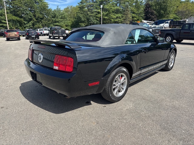 2005 Ford Mustang V6 Convertible photo 5