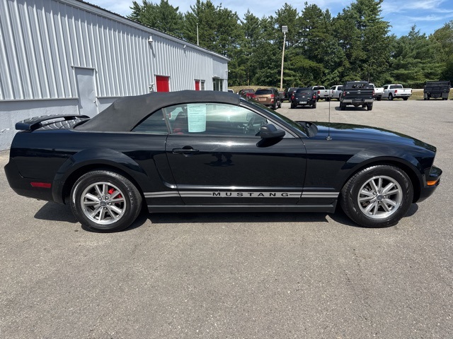 2005 Ford Mustang V6 Convertible photo 6