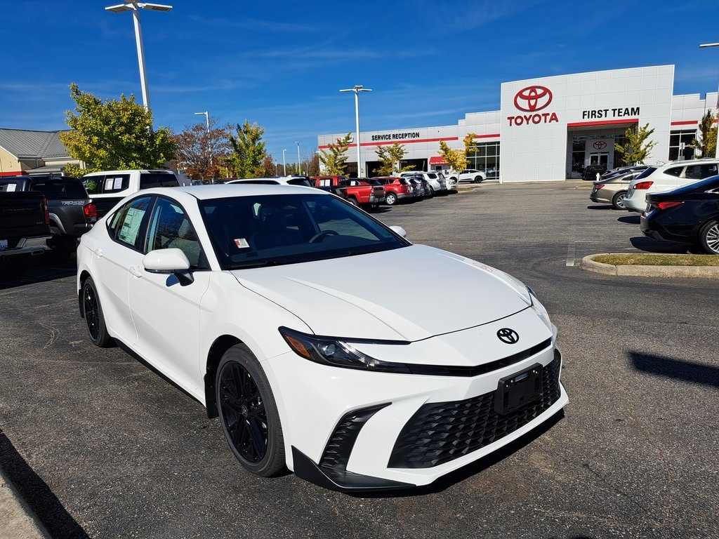 2026 Toyota Camry SE photo 3