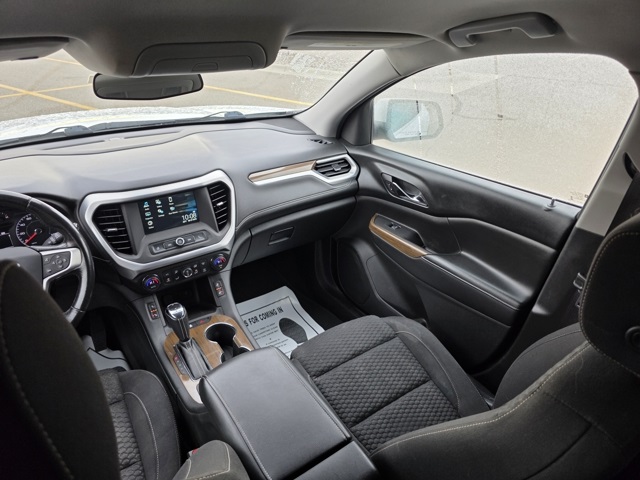 2017 GMC Acadia SLE-2