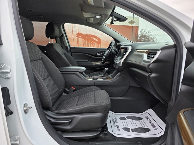 2017 GMC Acadia SLE-2