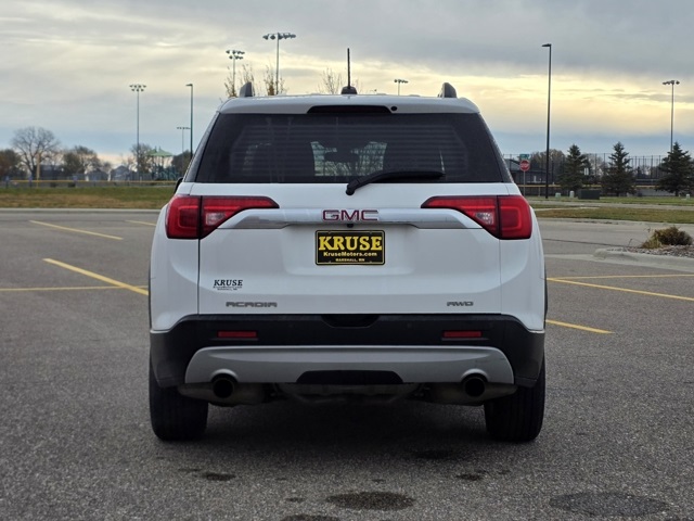 2017 GMC Acadia SLE-2