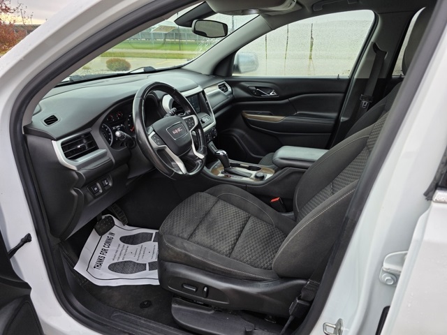 2017 GMC Acadia SLE-2