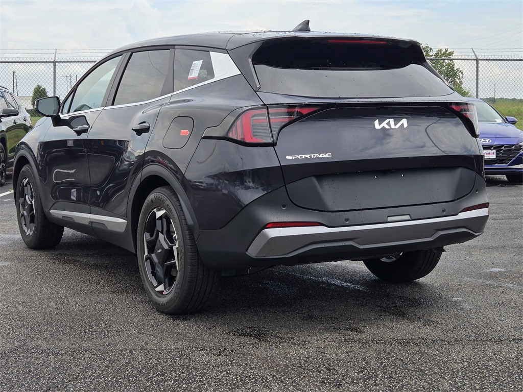 2026 Kia Sportage EX photo 3