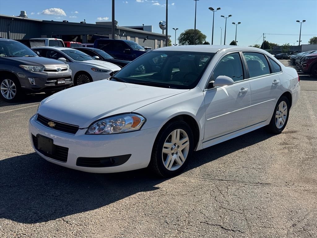 2011 Chevrolet Impala 1LT photo 2