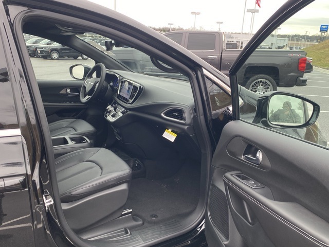 new 2026 Chrysler Pacifica car, priced at $38,028