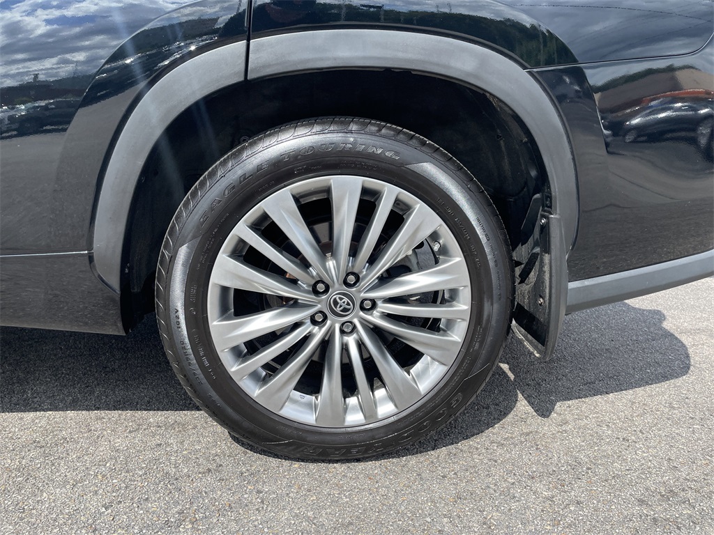 2023 Toyota Highlander Platinum photo 9