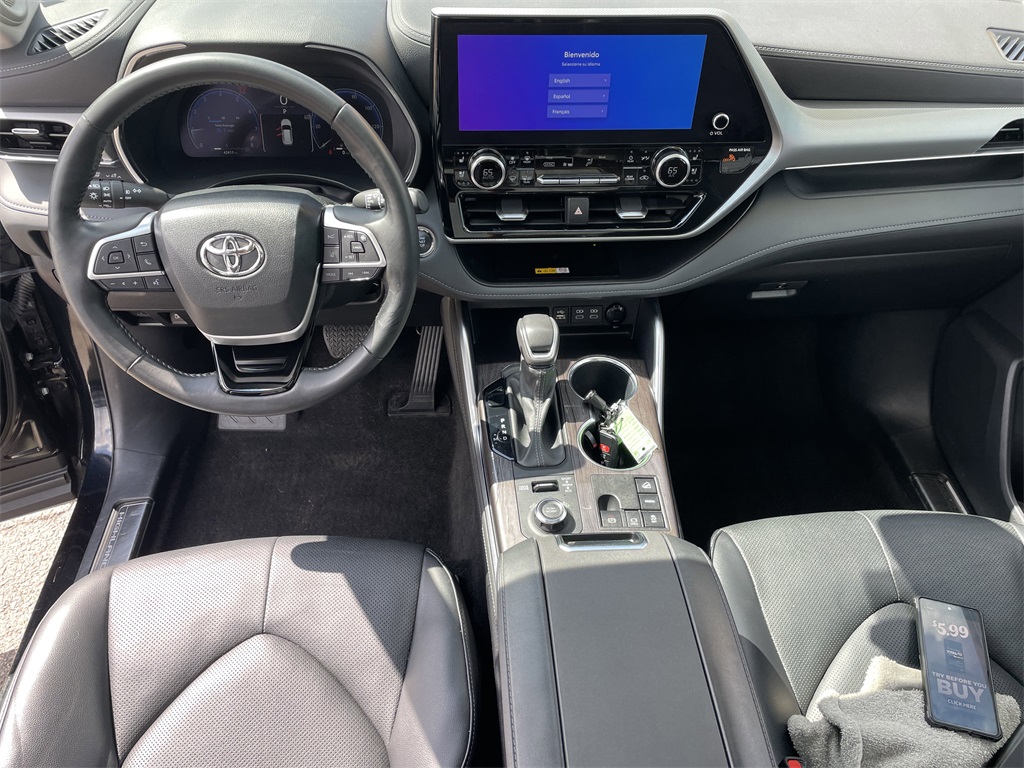 2023 Toyota Highlander Platinum photo 14
