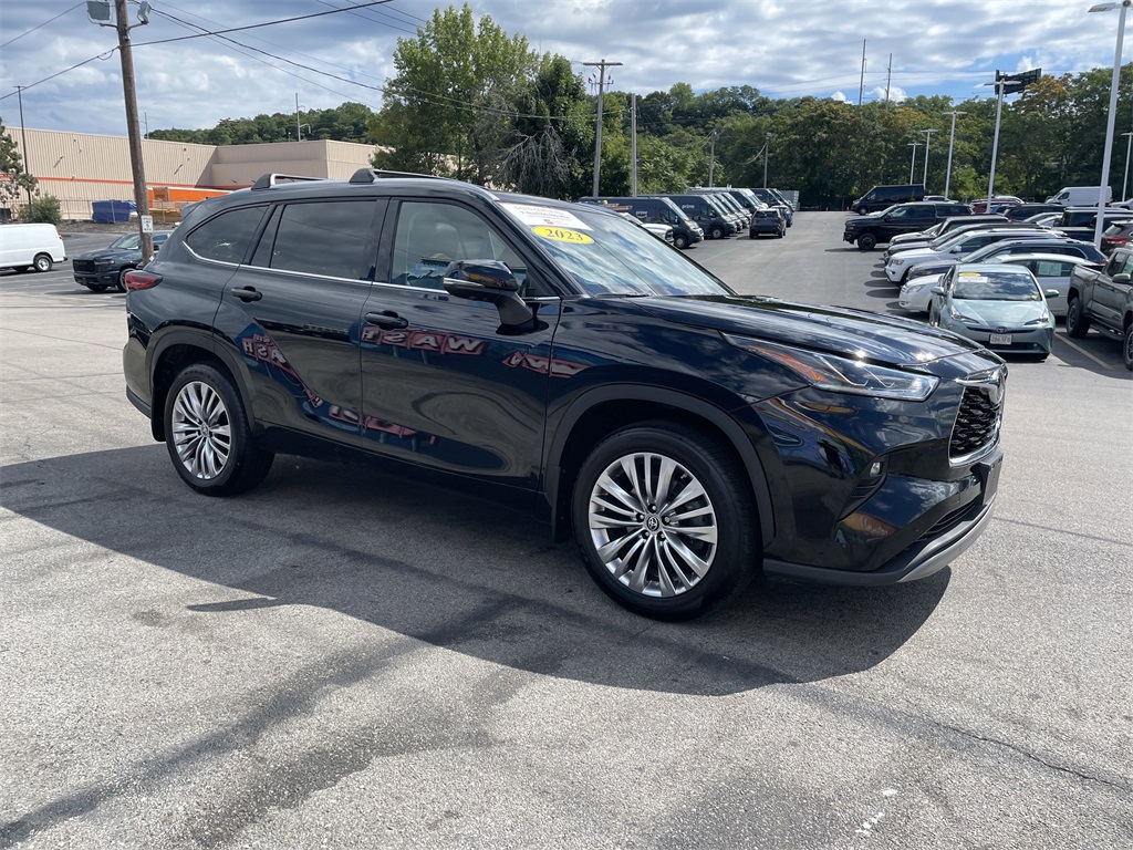 2023 Toyota Highlander Platinum photo 5