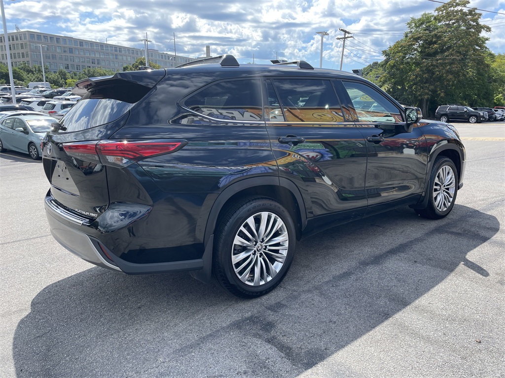 2023 Toyota Highlander Platinum photo 7