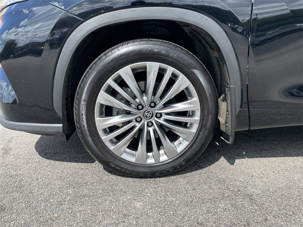 2023 Toyota Highlander Platinum photo 8