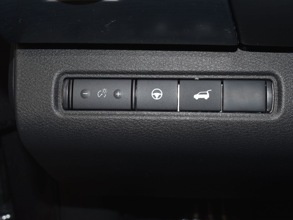 2025 Nissan Pathfinder SL photo 10