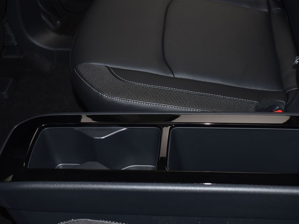 2025 Nissan Pathfinder SL photo 17