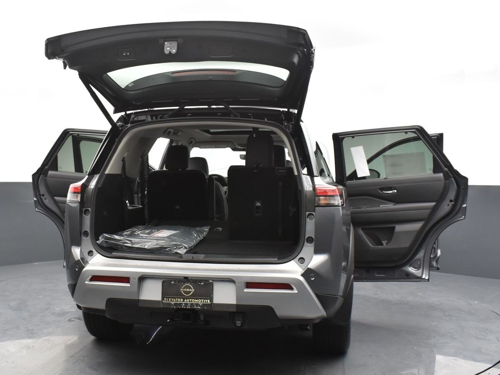 2025 Nissan Pathfinder SL photo 30