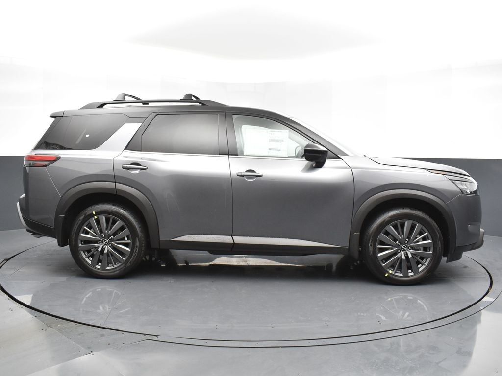 2025 Nissan Pathfinder SL photo 4