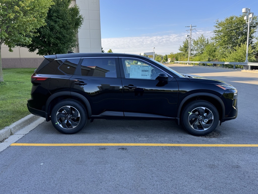 2026 Nissan Rogue SV photo 2