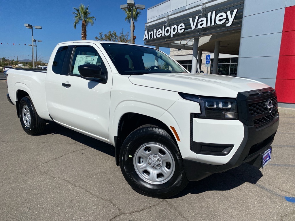 2026 Nissan Frontier S's photo