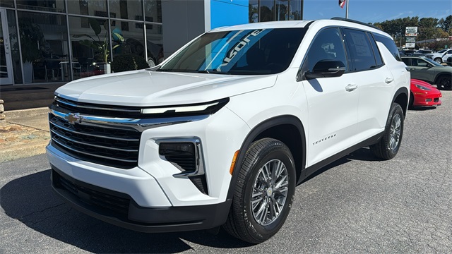 new 2026 Chevrolet Traverse car, priced at $43,120