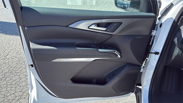 new 2026 Chevrolet Traverse car, priced at $43,120