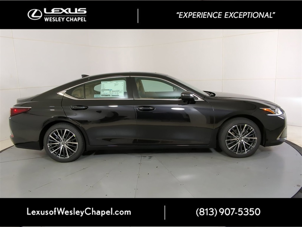 2025 Lexus ES 350 photo 2