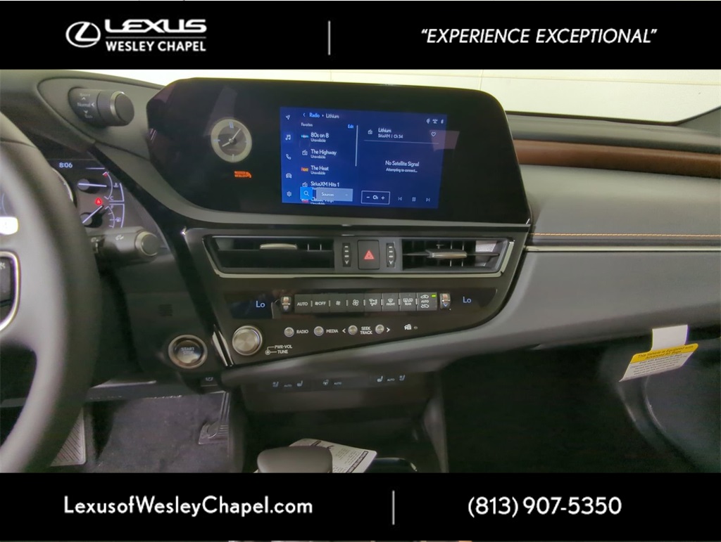 2025 Lexus ES 350 photo 14